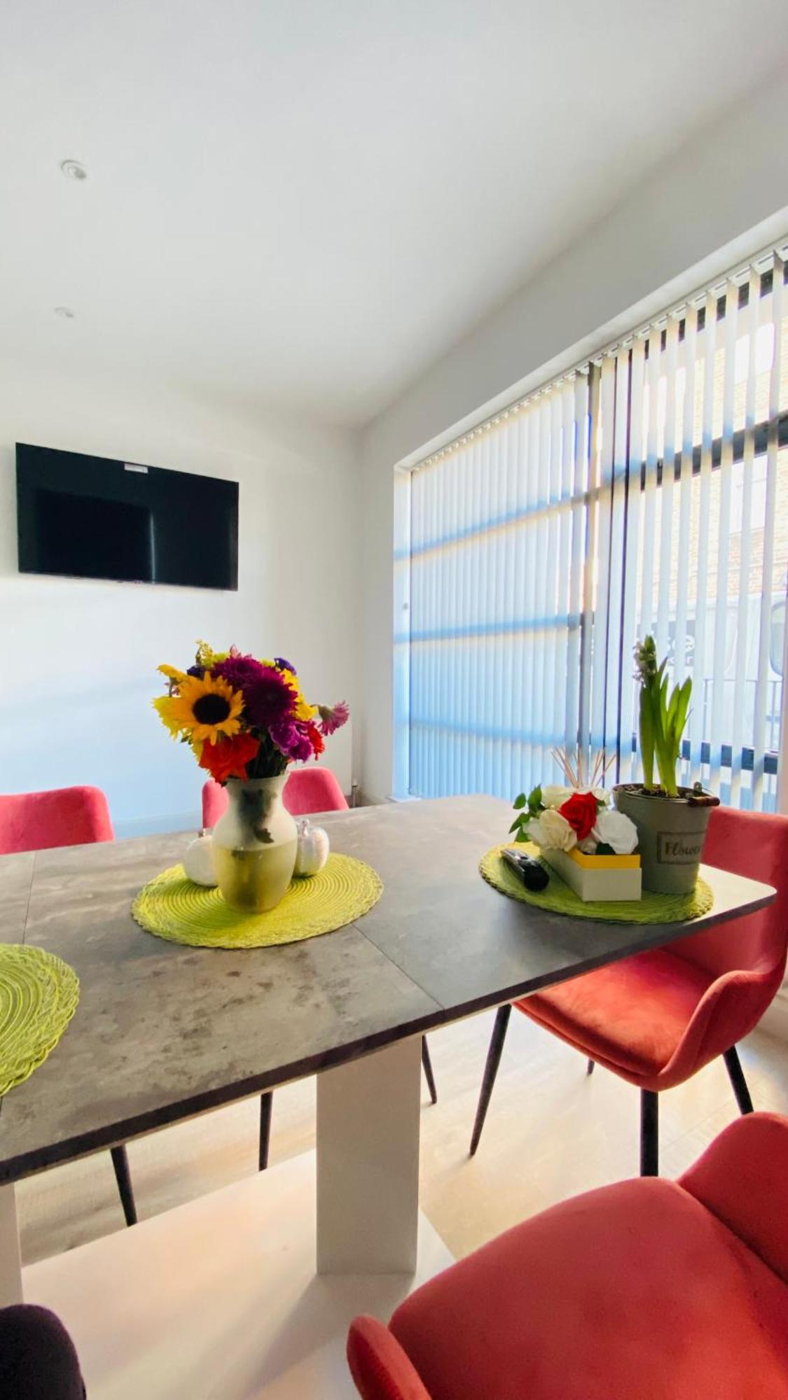 Shadwell - Walking Distance To Tower Bridge, Two Stations In Close Proximity London Exterior photo